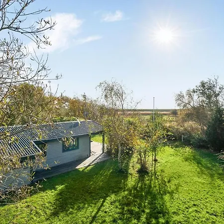 3 Bedroom Cozy In Ferienhaus