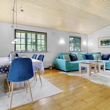 3 Bedroom Cozy In * Dannemare